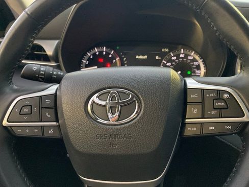 Used 2025 Toyota Highlander LE image 19