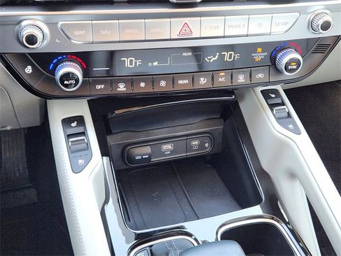Used 2025 Kia Telluride EX w/ EX Captain's Chair Package image 19