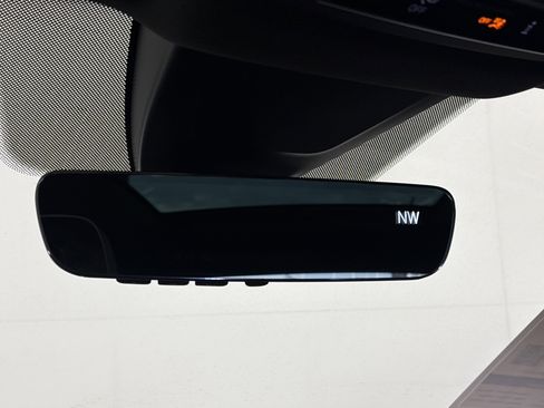 Used 2025 Volkswagen Atlas Cross Sport SEL Premium R-Line image 35