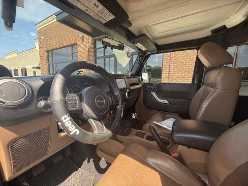 Used 2012 Jeep Wrangler Sahara w/ Connectivity Group AWD/4WD image 18