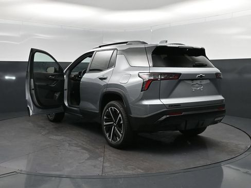 New 2026 Chevrolet Equinox RS w/ Convenience Package III FWD image 5