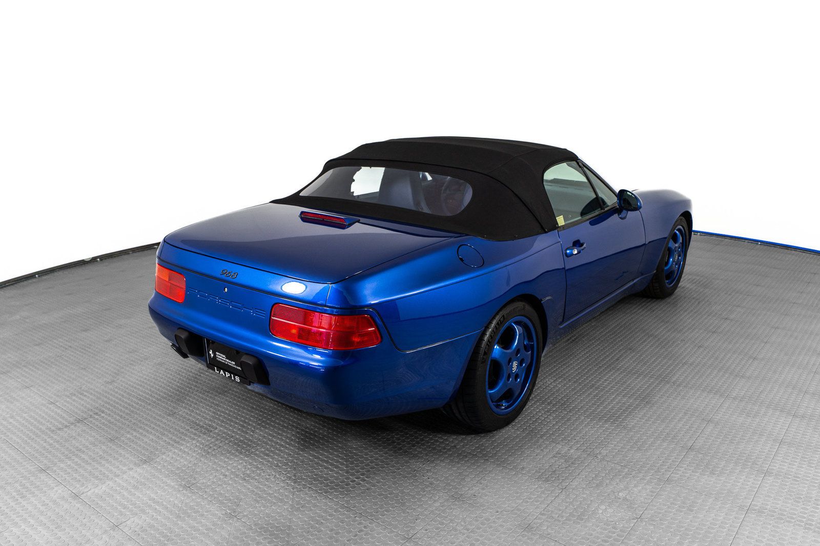 Used 1992 Porsche 968 Cabriolet RWD image 9