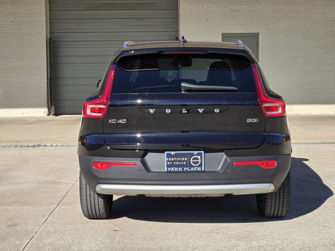 Used 2025 Volvo XC40 B5 Core w/ Protection Package Premier image 8