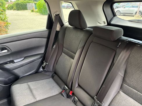 Used 2025 Nissan Rogue SV FWD image 36