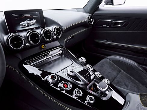 Used 2018 Mercedes-Benz AMG GT R image 67
