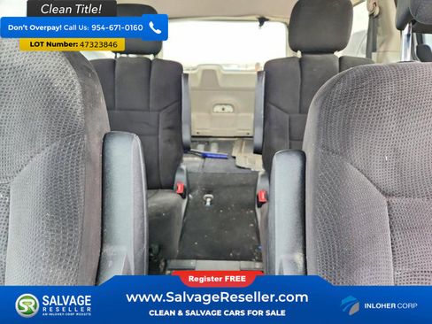 Used 2014 Dodge Grand Caravan SXT image 13