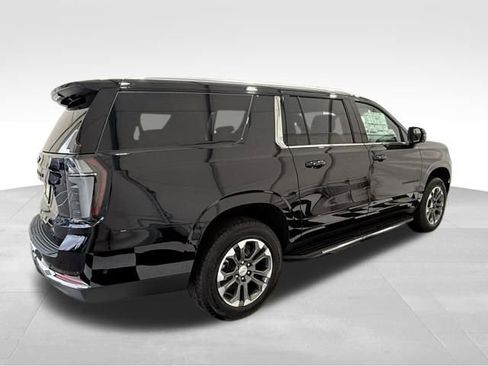 New 2026 Chevrolet Suburban LT w/ Comfort Package image 8