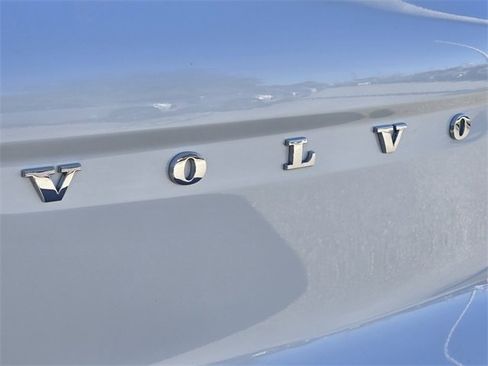 Certified 2023 Volvo XC40 B5 Core w/ Protection Package Premier image 10