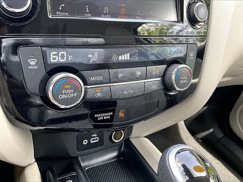 Used 2022 Nissan Rogue Sport SL AWD/4WD image 26