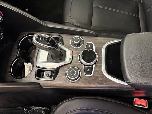 Used 2022 Alfa Romeo Giulia Ti image 28