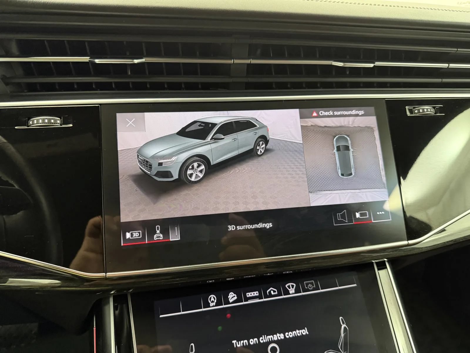 Used 2022 Audi Q8 Prestige AWD/4WD image 33