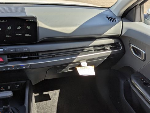 New 2025 Kia K4 LX image 14