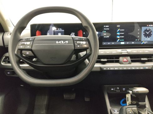 Used 2025 Kia K4 FWD image 22