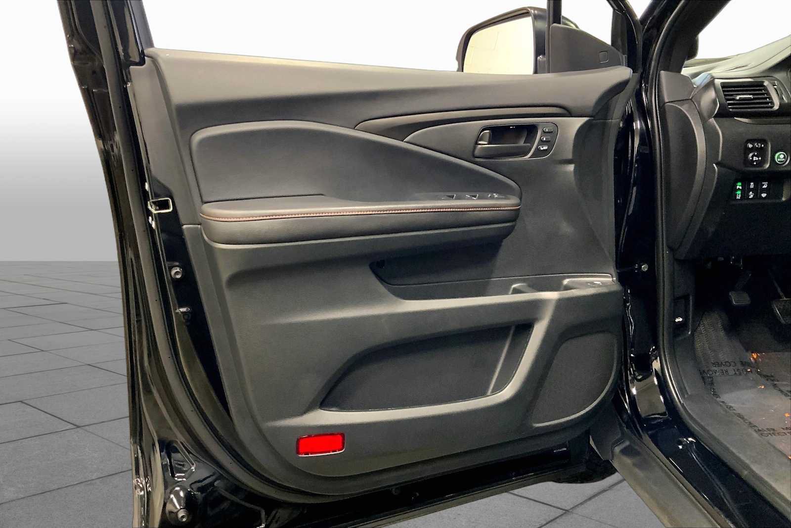 Used 2025 Honda Ridgeline TrailSport image 21