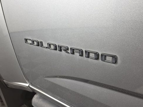 Certified 2022 Chevrolet Colorado Z71 w/ LPO, Tonneau and Step Package AWD/4WD image 11