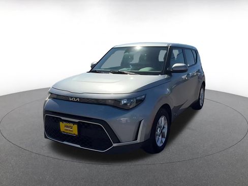 Used 2025 Kia Soul LX w/ LX Technology Package FWD image 6
