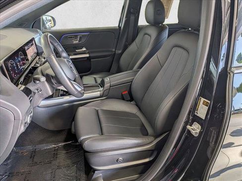 Certified 2025 Mercedes-Benz GLA 250 4MATIC image 16