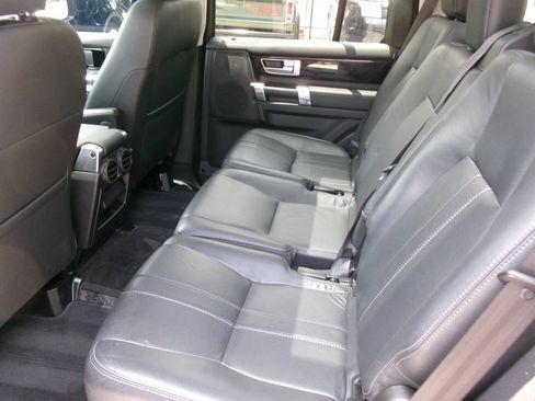 Used 2015 Land Rover LR4 HSE AWD/4WD image 19