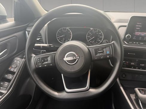 Used 2024 Nissan Rogue SV AWD/4WD image 13