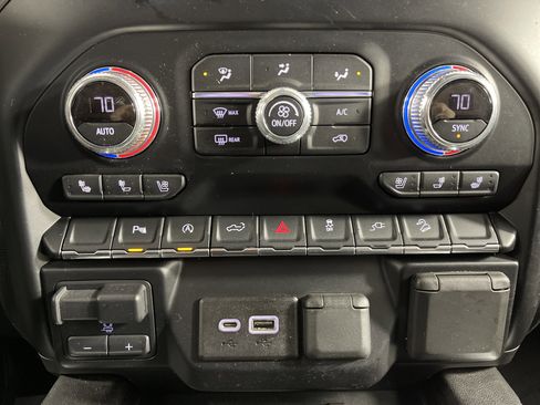 Used 2019 GMC Sierra 1500 AT4 w/ AT4 Premium Package image 26