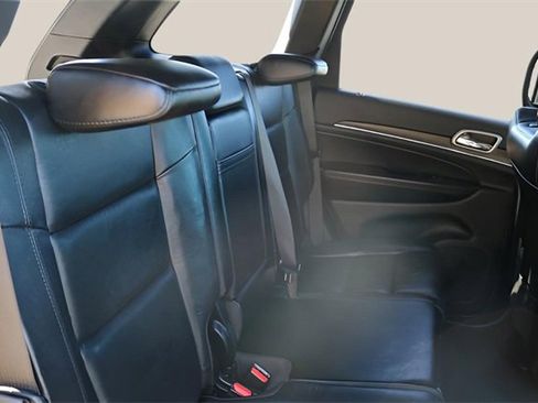 Used 2019 Jeep Grand Cherokee Limited image 17