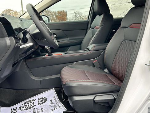 New 2026 Nissan Kicks SR image 13