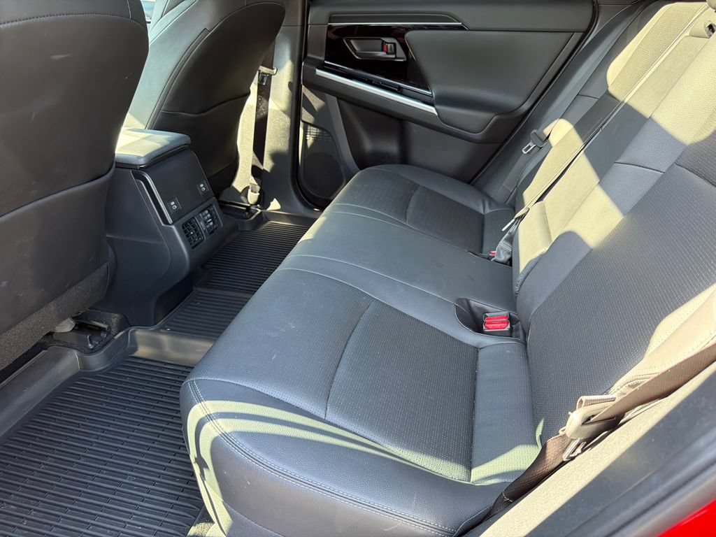 Used 2024 Toyota bZ4X FWD image 25