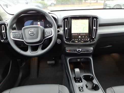 New 2026 Volvo XC40 B5 Core w/ Climate Package image 13