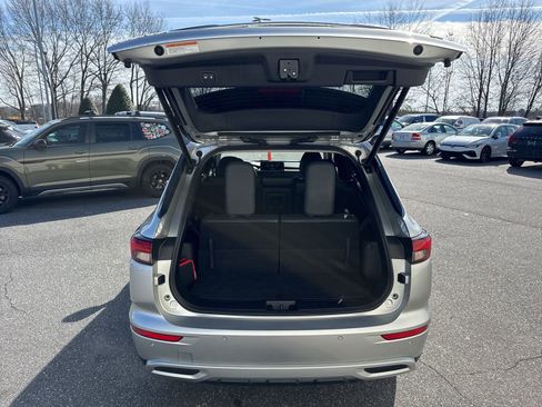 Used 2024 Mitsubishi Outlander SE Black Edition image 10