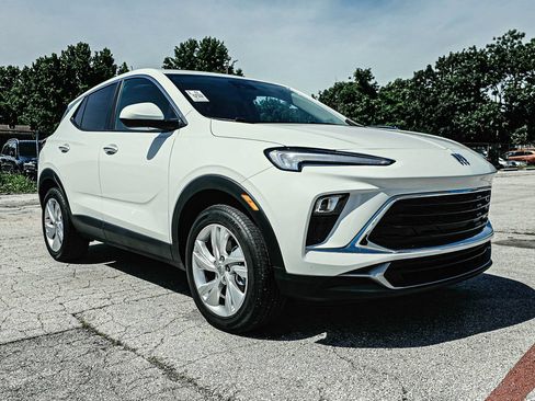 Certified 2025 Buick Encore GX Preferred AWD/4WD image 1