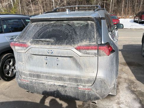 Used 2023 Toyota RAV4 XLE Premium image 8
