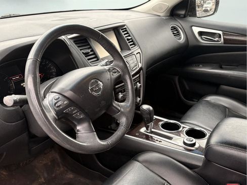 Used 2015 Nissan Pathfinder Platinum image 15