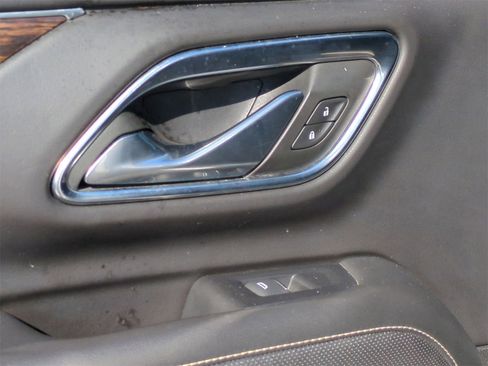 Certified 2023 Chevrolet Suburban Premier image 23