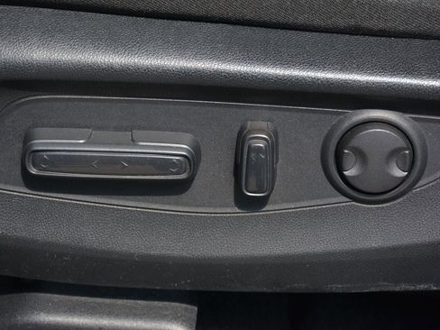Used 2023 Honda CR-V EX image 12