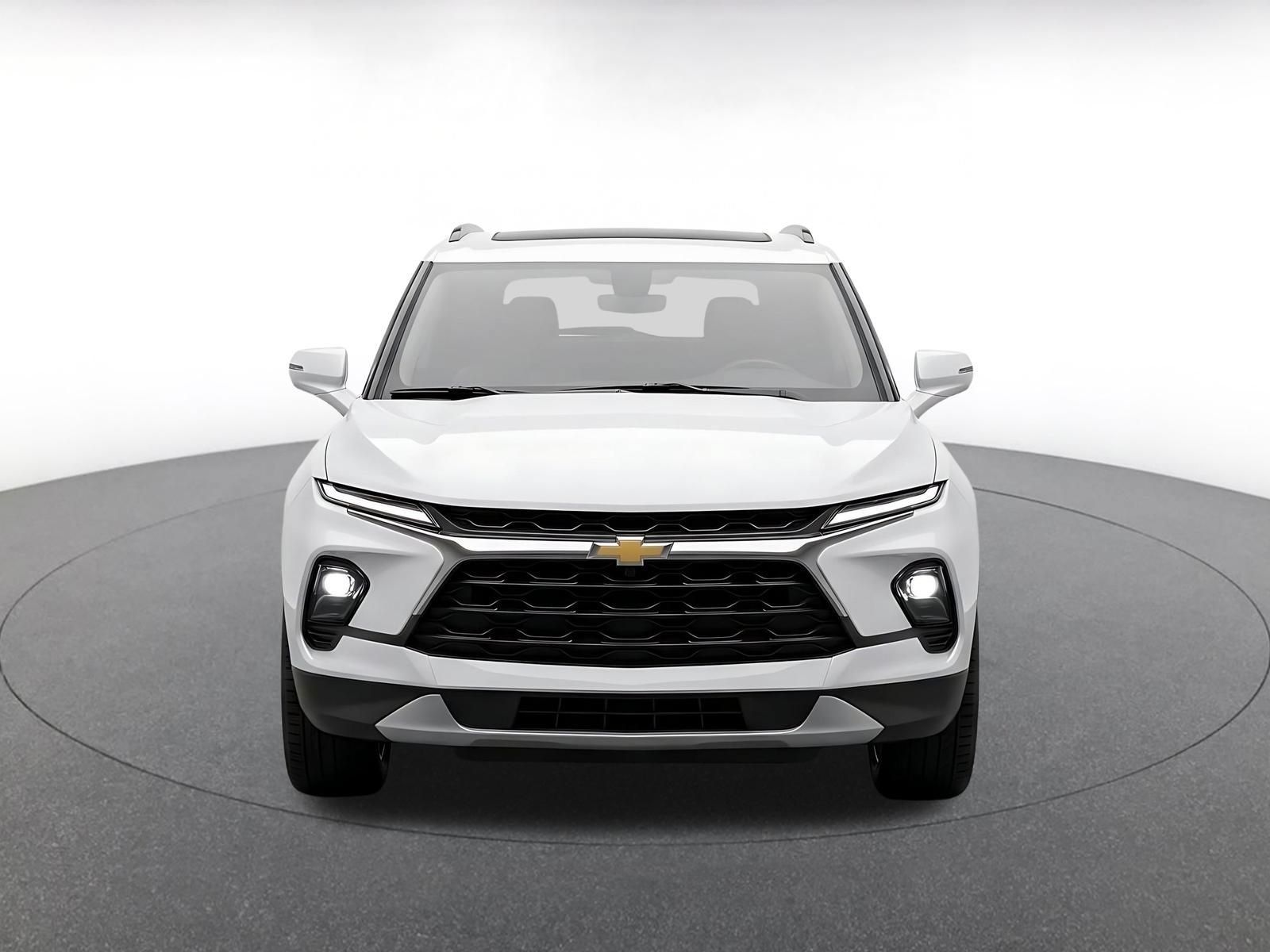 Used 2026 Chevrolet Blazer LT FWD image 2