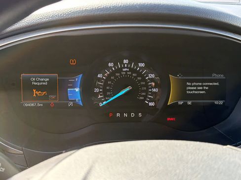 Used 2018 Ford Fusion SE w/ Fusion SE Technology Package FWD image 16