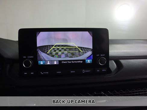 Certified 2025 Honda Accord SE image 6