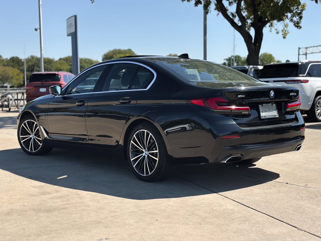 Used 2023 BMW 530e xDrive AWD/4WD image 3