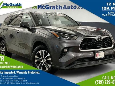 Certified 2021 Toyota Highlander XLE image 1