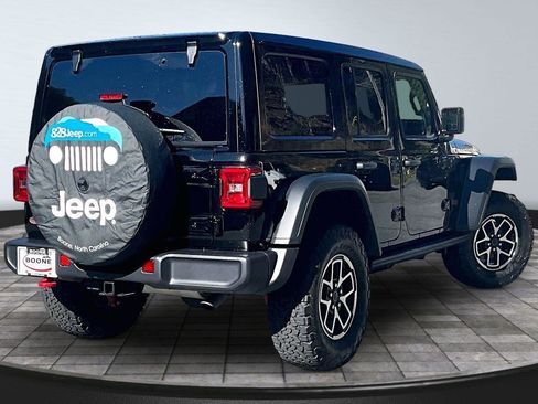 Used 2025 Jeep Wrangler Unlimited Rubicon w/ Convenience Group AWD/4WD image 13