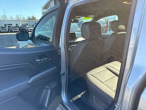 Certified 2024 GMC Canyon Elevation w/ Elevation Premium Package AWD/4WD image 11