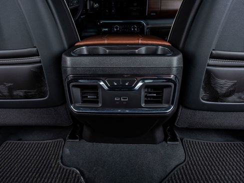 Used 2026 GMC Sierra 3500 Denali Ultimate image 33