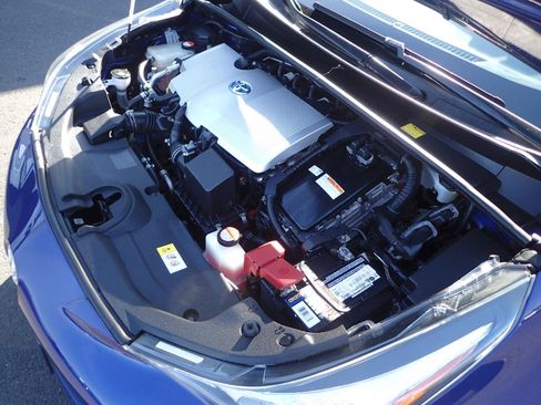 Used 2016 Toyota Prius Four FWD image 23
