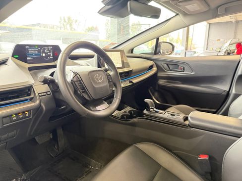 Used 2025 Toyota Prius XLE image 15