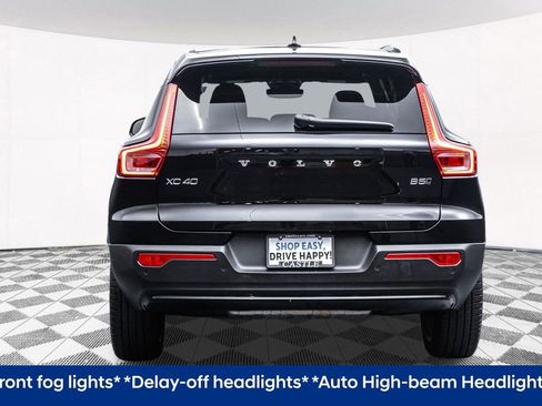 Used 2023 Volvo XC40 B5 Plus w/ Protection Package Premier image 9