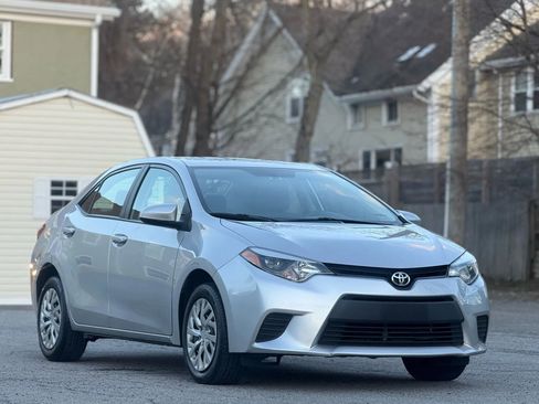 Used 2014 Toyota Corolla LE image 2