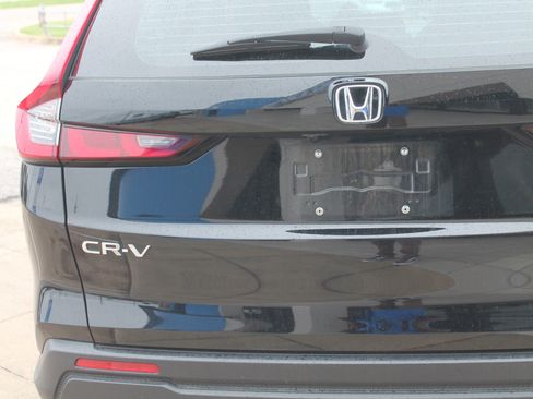 Used 2023 Honda CR-V LX image 4