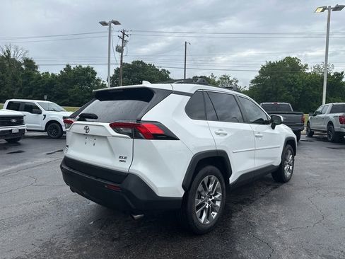 Used 2019 Toyota RAV4 XLE Premium AWD/4WD image 3