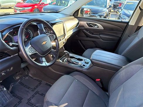 Used 2020 Chevrolet Traverse LT image 15