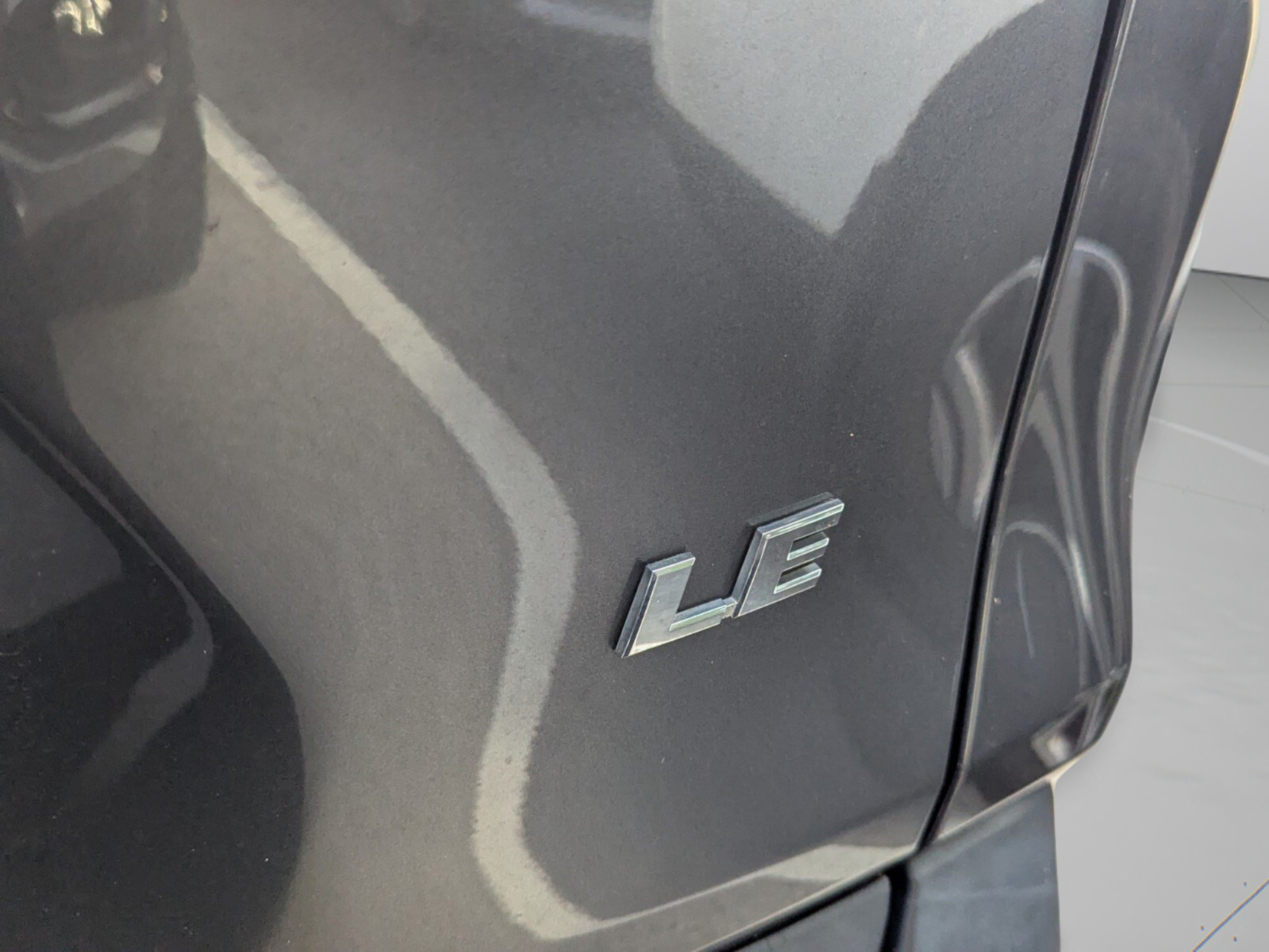Used 2021 Toyota RAV4 LE FWD image 36
